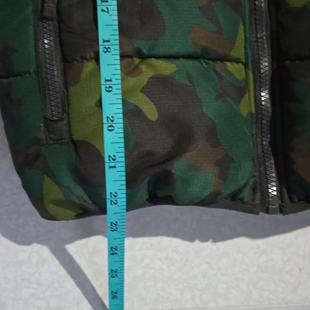 Children's Green Camouflage Puffer Jacket Roebuck &‎ Co.  Size Medium 10-12
